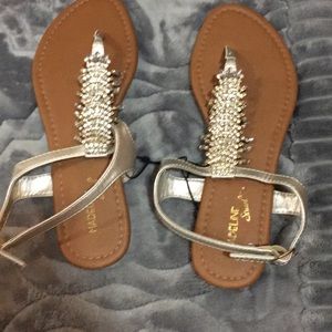 Gorgeous crystal Madeline Stuart bling sandals 8.5